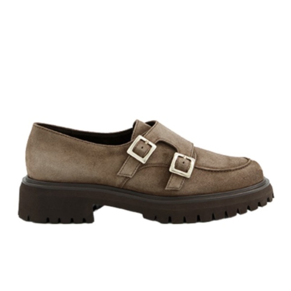 Brown leather Platform Loafer. Suede leather
